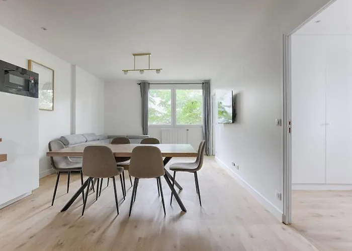 Creteil Einstein I Cosy Apartment 6P